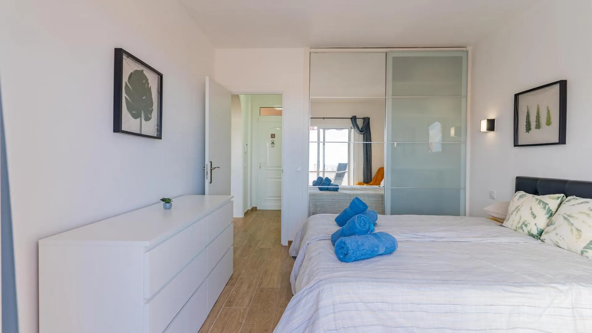 Apartment With Ocean Views & Pool In Colina Blanca, Costa Adeje