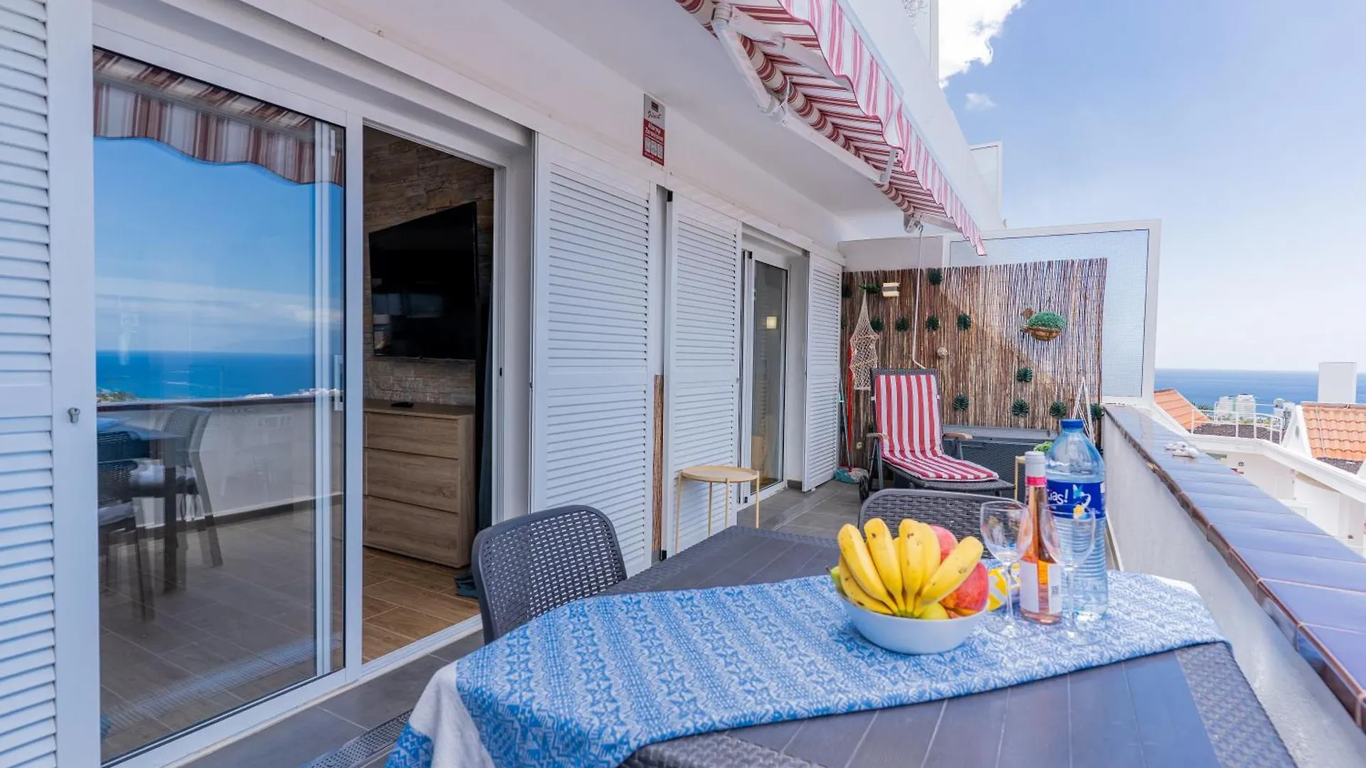 Apartment With Ocean Views & Pool In Colina Blanca, Costa Adeje  Costa Adeje (Tenerife)