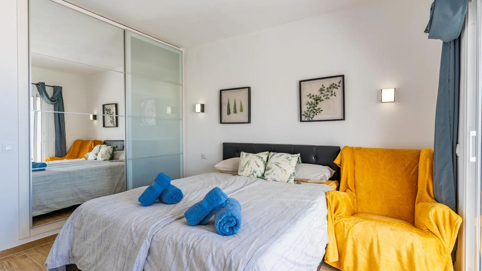 Apartment With Ocean Views & Pool In Colina Blanca, Costa Adeje