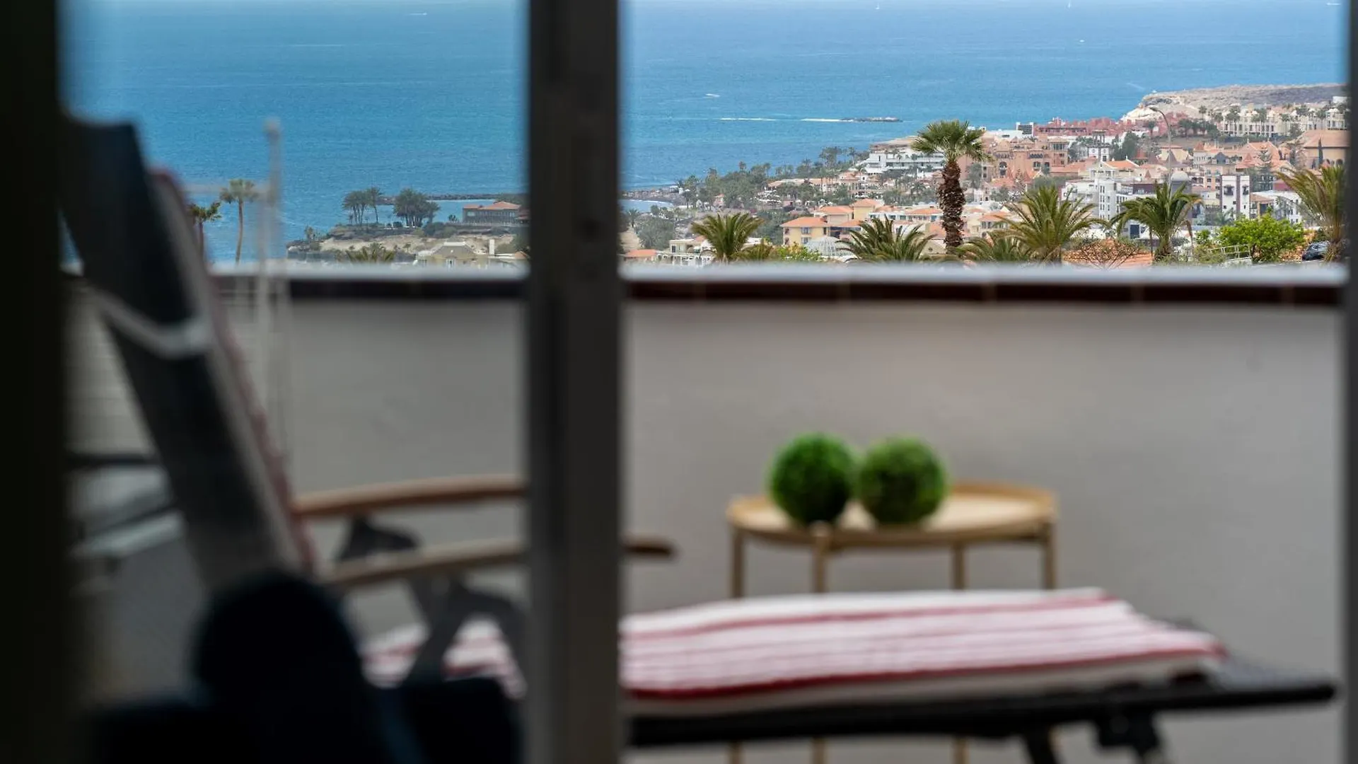 Apartment With Ocean Views & Pool In Colina Blanca, Costa Adeje  Costa Adeje (Tenerife)